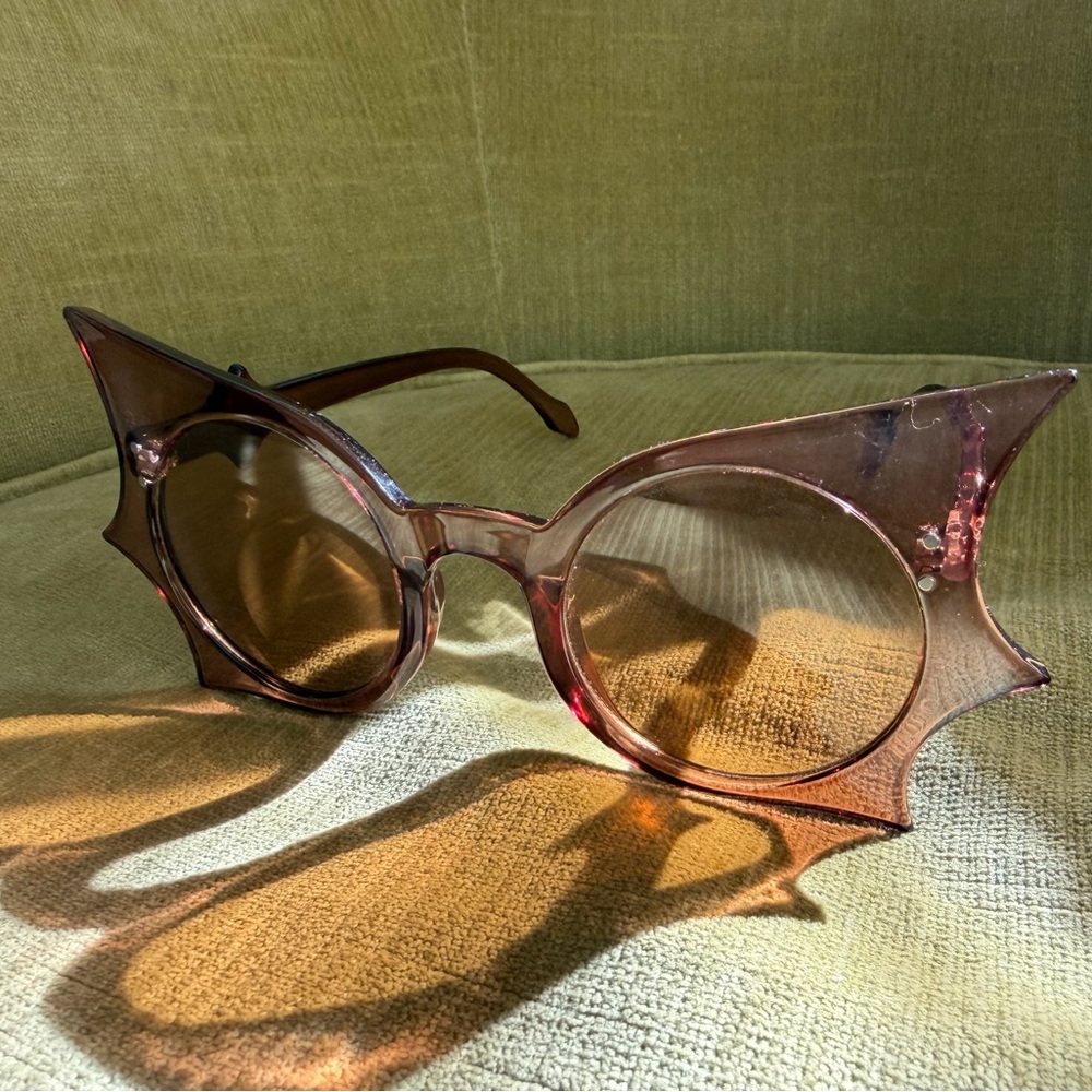 Brown Cat-Eye Bat-Wing Sunglasses - Picture 3 of 6